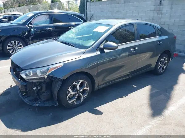 3KPF24AD7ME387382 2021 KIA FORTE - Image 2