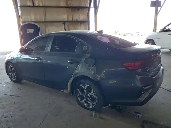 3KPF24AD7ME387625 2021 KIA FORTE - Image 2
