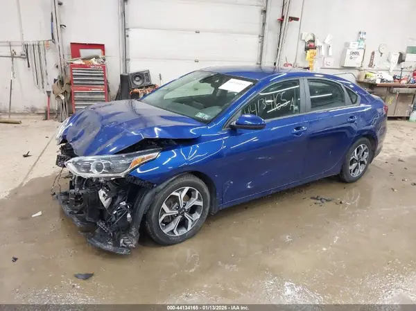 3KPF24AD7ME387673 2021 KIA FORTE - Image 2
