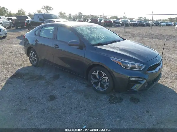 3KPF24AD7ME391674 2021 KIA FORTE - Image 1