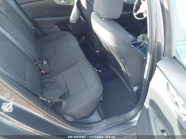 3KPF24AD7ME391674 2021 KIA FORTE - Image 8