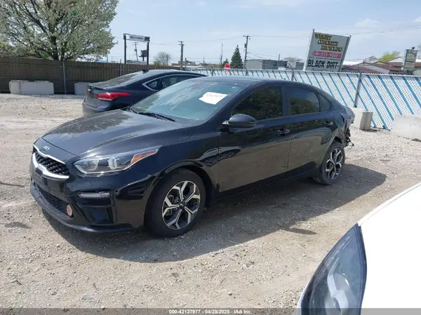 3KPF24AD7ME393313 2021 KIA FORTE - Image 2