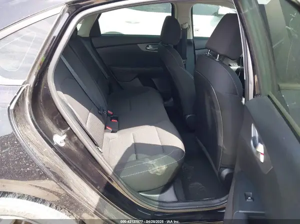 3KPF24AD7ME393313 2021 KIA FORTE - Image 8
