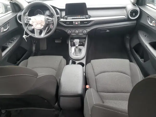 3KPF24AD7ME393389 2021 KIA FORTE - Image 8