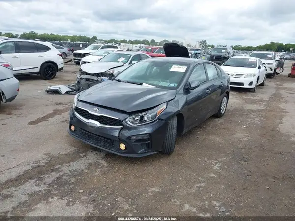 3KPF24AD7ME394137 2021 KIA FORTE - Image 2