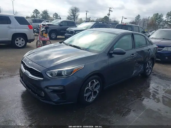 3KPF24AD7ME397524 2021 KIA FORTE - Image 2