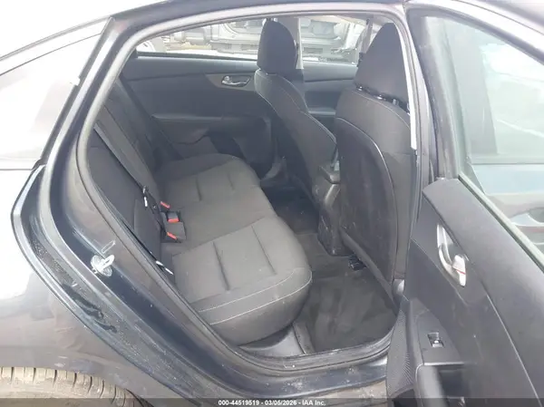 3KPF24AD7ME397524 2021 KIA FORTE - Image 8
