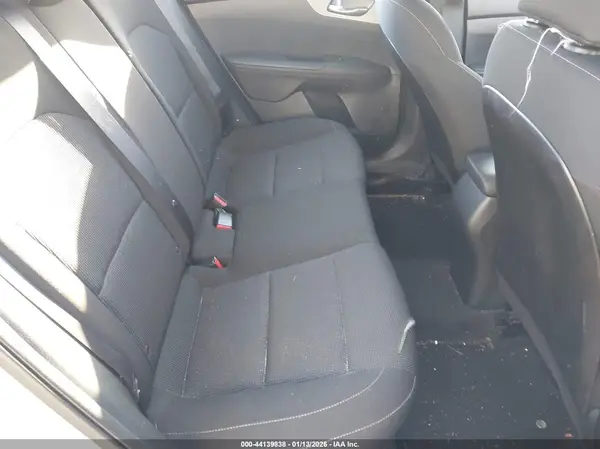 3KPF24AD7ME399094 2021 KIA FORTE - Image 8
