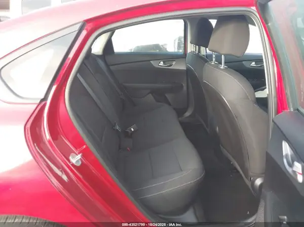 3KPF24AD7ME400731 2021 KIA FORTE - Image 8