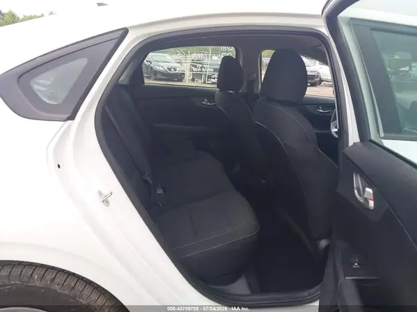 3KPF24AD7ME402821 2021 KIA FORTE - Image 8