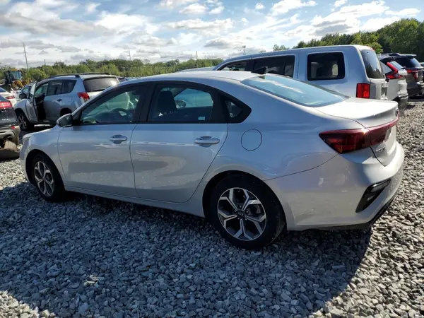 3KPF24AD7ME402978 2021 KIA FORTE - Image 2
