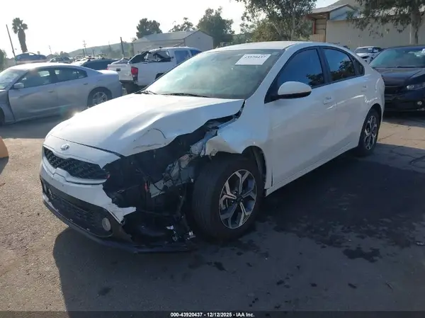 3KPF24AD7ME403273 2021 KIA FORTE - Image 2