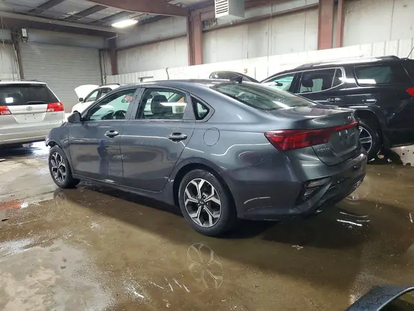 3KPF24AD7ME407985 2021 KIA FORTE - Image 2