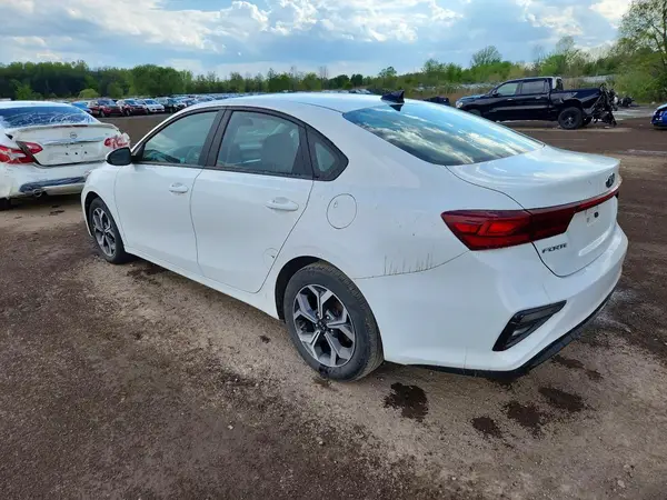 3KPF24AD7ME410014 2021 KIA FORTE - Image 2
