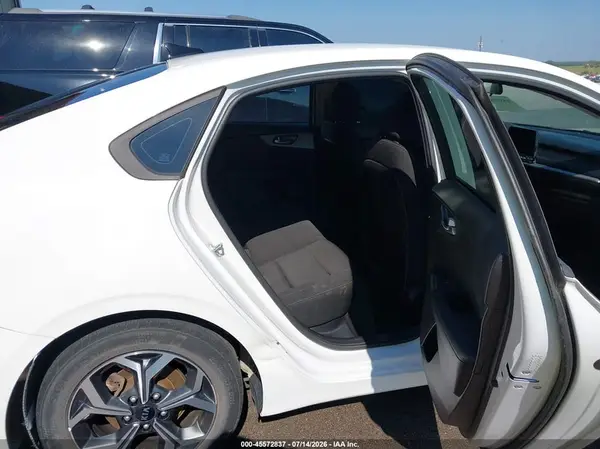 3KPF24AD7ME410918 2021 KIA FORTE - Image 8