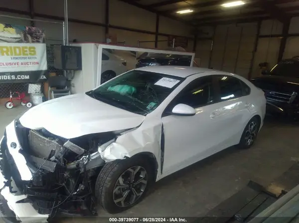3KPF24AD7ME410966 2021 KIA FORTE - Image 2