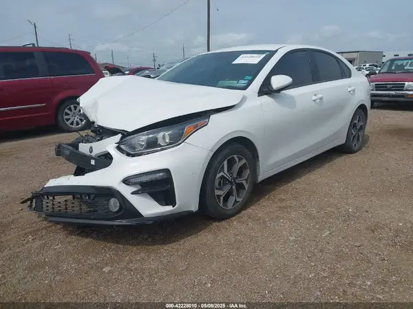 3KPF24AD7ME411082 2021 KIA FORTE - Image 2