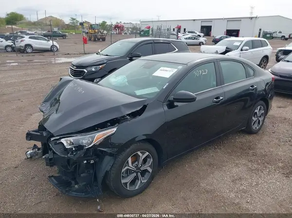 3KPF24AD7ME411924 2021 KIA FORTE - Image 2