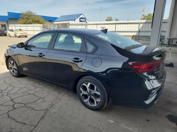 3KPF24AD7ME412605 2021 KIA FORTE - Image 2