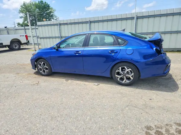 3KPF24AD7ME414273 2021 KIA FORTE - Image 2