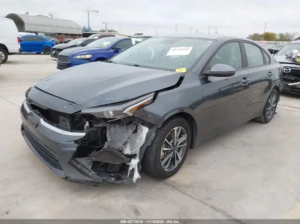 3KPF24AD7NE417191 2022 KIA FORTE - Image 2