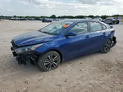 3KPF24AD7NE417563 2022 KIA FORTE