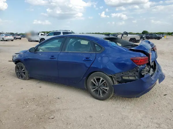 3KPF24AD7NE417563 2022 KIA FORTE - Image 2