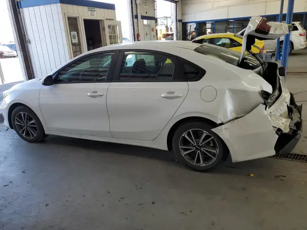 3KPF24AD7NE417787 2022 KIA FORTE - Image 2