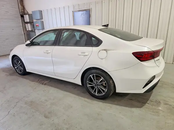 3KPF24AD7NE424299 2022 KIA FORTE - Image 2