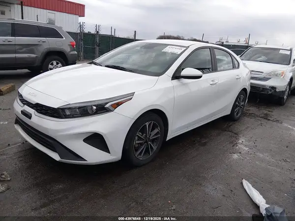 3KPF24AD7NE425128 2022 KIA FORTE - Image 2