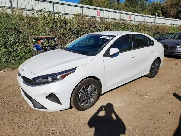 3KPF24AD7NE425632 2022 KIA FORTE - Image 1