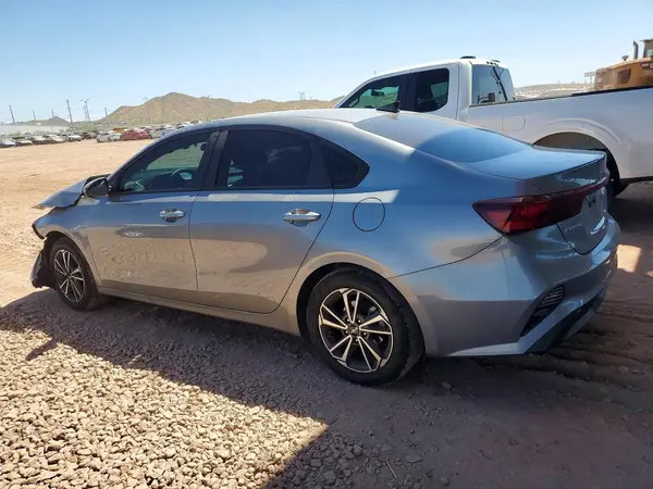 3KPF24AD7NE427008 2022 KIA FORTE - Image 2