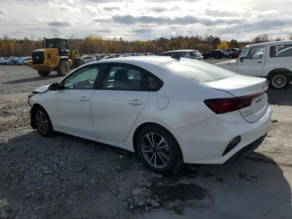 3KPF24AD7NE428093 2022 KIA FORTE - Image 2
