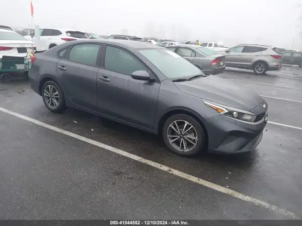 3KPF24AD7NE431768 2022 KIA FORTE - Image 1