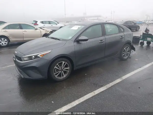 3KPF24AD7NE431768 2022 KIA FORTE - Image 2