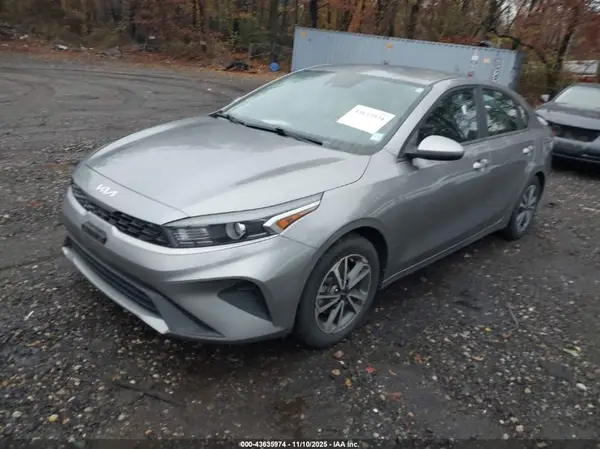 3KPF24AD7NE432452 2022 KIA FORTE - Image 2
