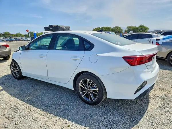 3KPF24AD7NE432788 2022 KIA FORTE - Image 2