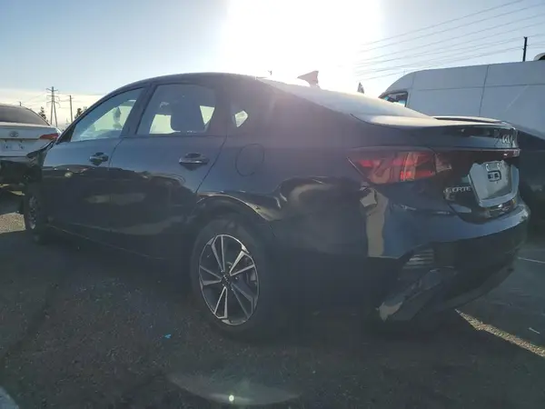 3KPF24AD7NE435464 2022 KIA FORTE - Image 2