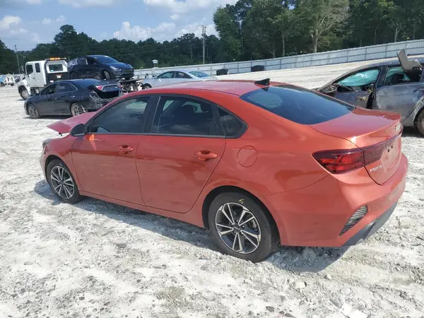 3KPF24AD7NE438574 2018 KIA FORTE - Image 2