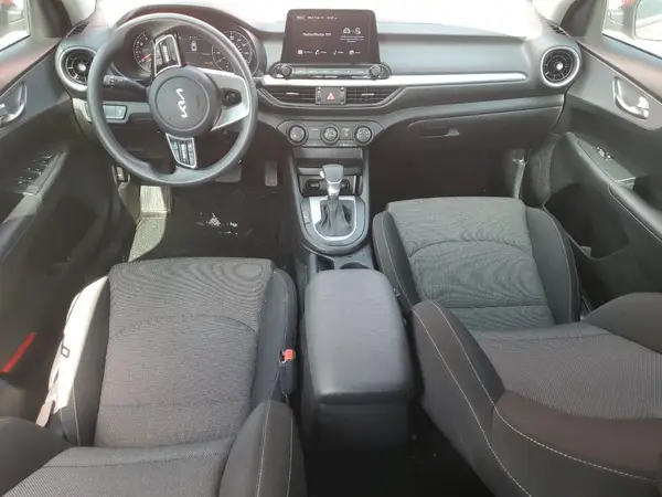 3KPF24AD7NE438574 2018 KIA FORTE - Image 8