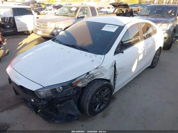 3KPF24AD7NE440048 2022 KIA FORTE - Image 2