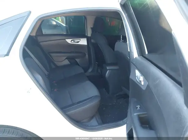 3KPF24AD7NE440048 2022 KIA FORTE - Image 8