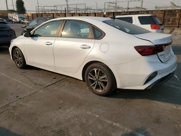 3KPF24AD7NE440437 2022 KIA FORTE - Image 2
