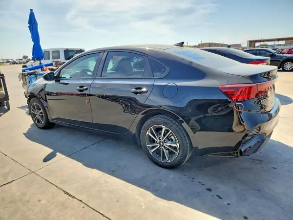3KPF24AD7NE442043 2022 KIA FORTE - Image 2