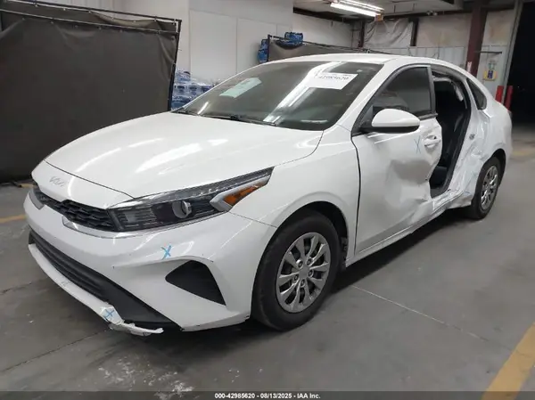3KPF24AD7NE447811 2022 KIA FORTE - Image 2