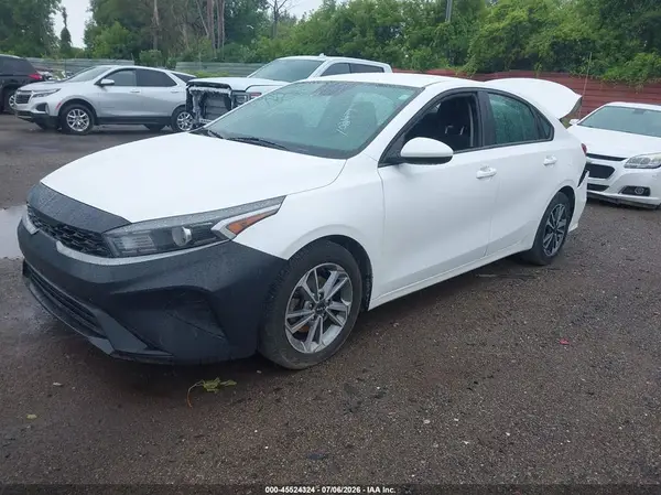3KPF24AD7NE448926 2022 KIA FORTE - Image 2