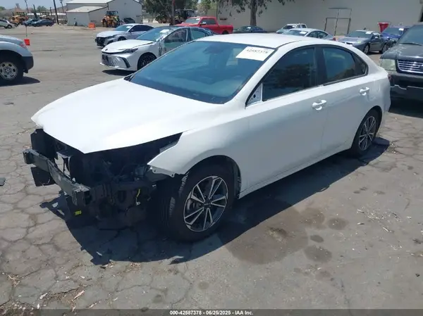 3KPF24AD7NE456234 2022 KIA FORTE - Image 2