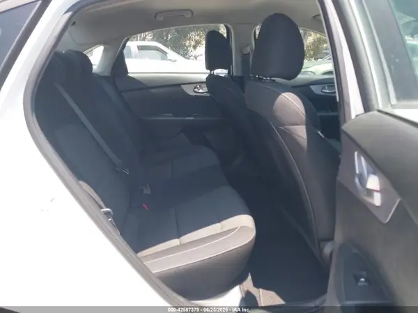 3KPF24AD7NE456234 2022 KIA FORTE - Image 8