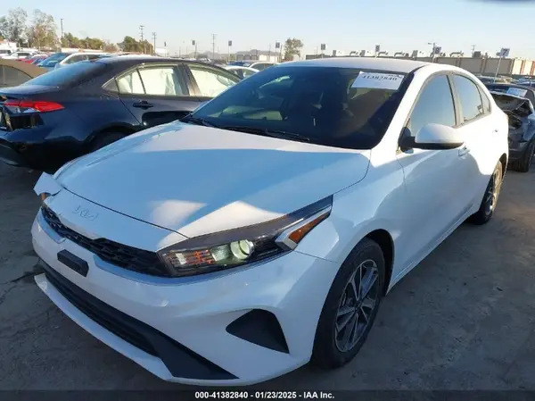 3KPF24AD7NE456346 2022 KIA FORTE - Image 2