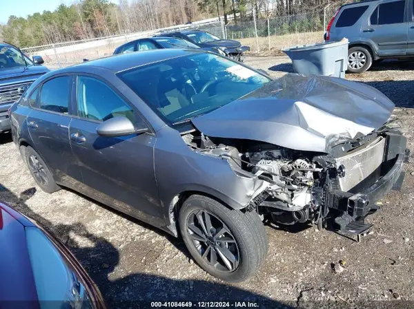 3KPF24AD7NE456847 2022 KIA FORTE - Image 1